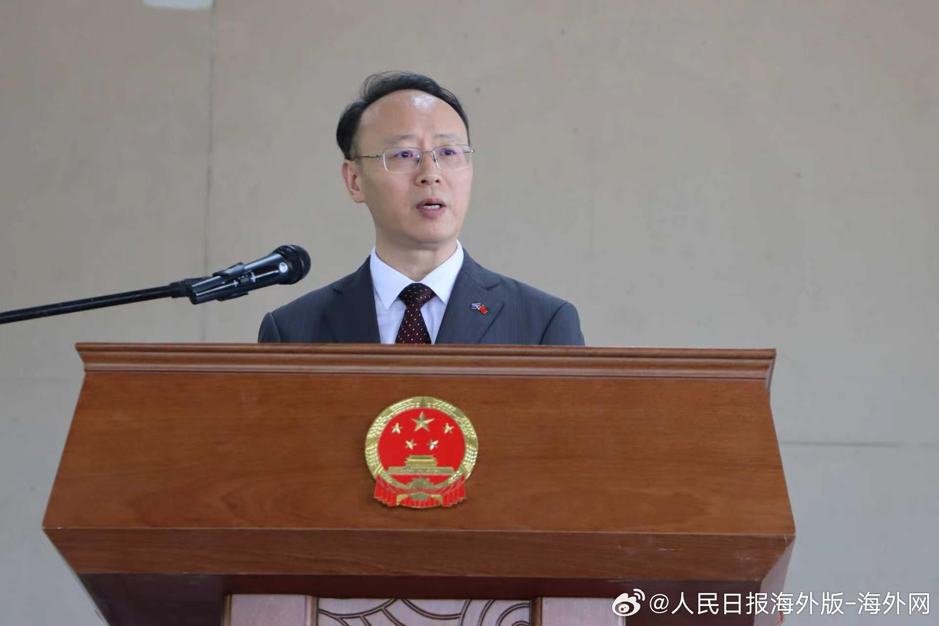 #驻外大使Q&A#【中国驻瑙鲁大使吕进：中瑙复交给瑙鲁带来翻天覆地的变化】自20