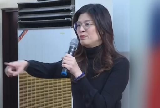 中国国“民党主席”郑丽文发表严正声明，

9月19日，郑丽文为国民党屏东县长参选