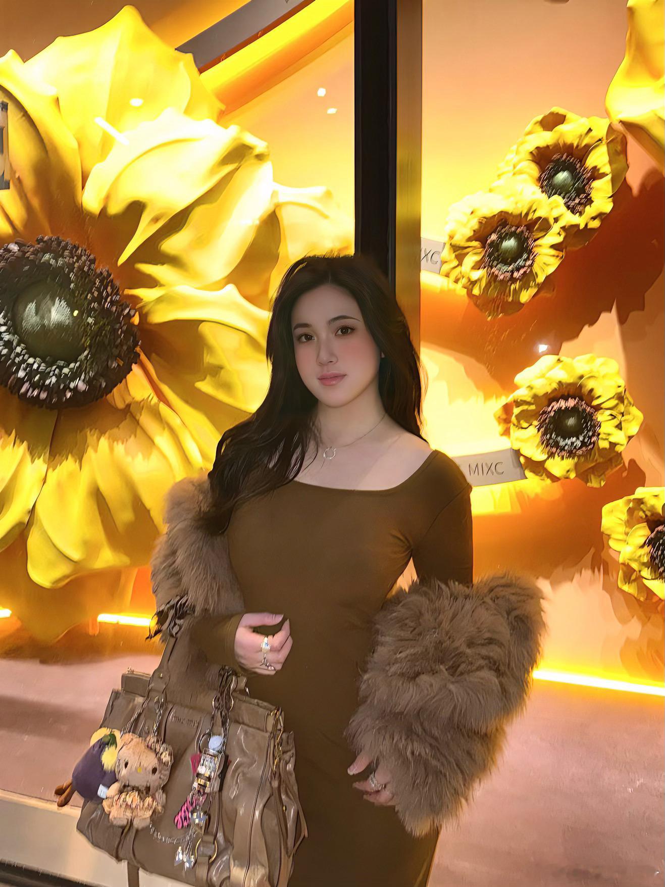 好喜欢我的阿丽莎给我拍了好多美美照片呀[鲜花] 