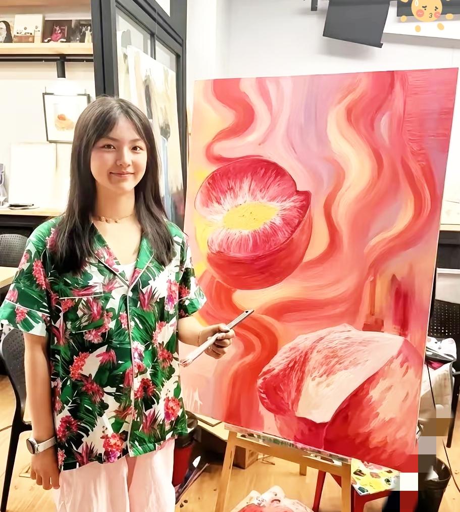 王诗龄一幅桃子油画参与卢浮宫巡展，传出145万的拍卖价，消息一出立刻引发热议。