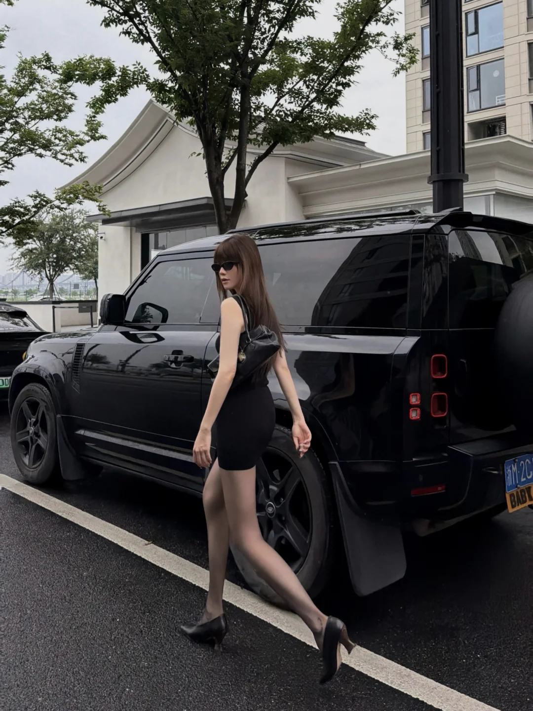 我会反复爱上我的小黑裙