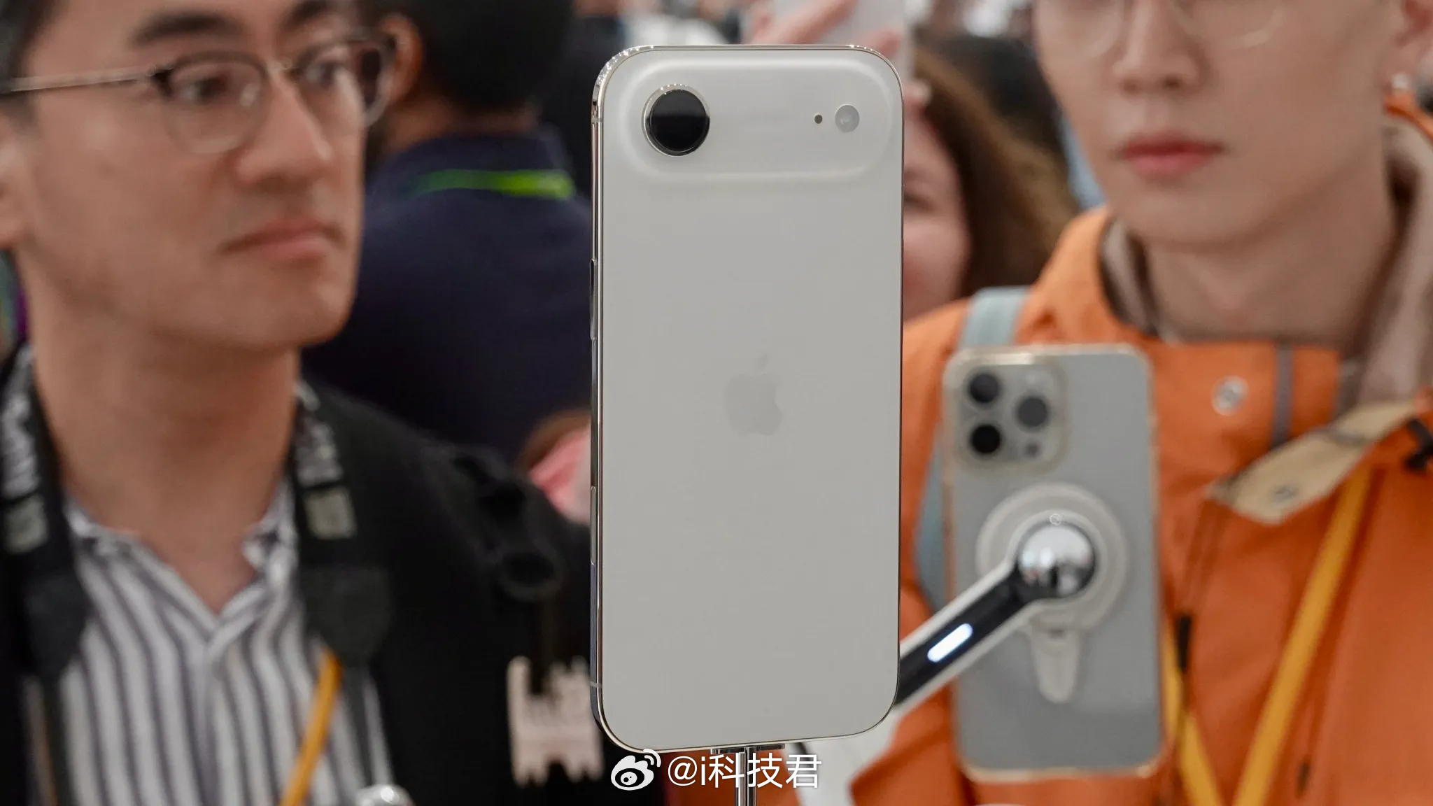 iPhone17Air只有单个扬声器设计问题，塞不进去了，喜欢的照样买，也会劝退