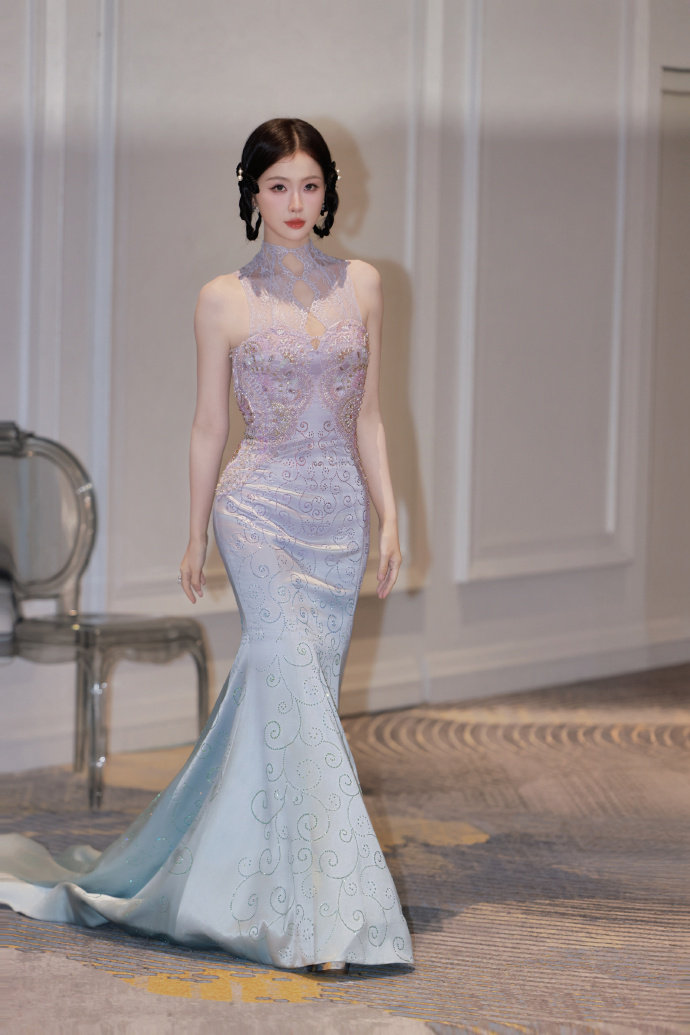 虞书欣漂亮人鱼公主虞书欣渐变美人鱼 虞书欣漂亮人鱼公主 