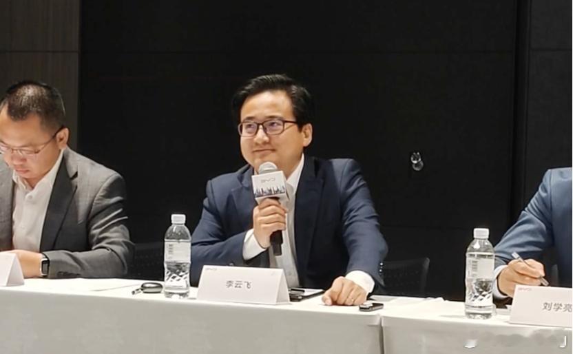 最近新能源汽车自燃情况是有发生，还记得在东京车展上，比亚迪李云飞明确表态会一直坚