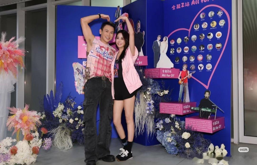 江佩蓉比陶喆小17岁陶喆结婚12年了 陶喆与江佩蓉2014年成婚，已经结婚有12