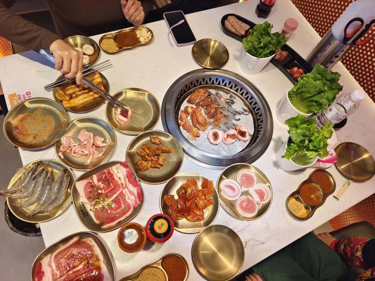 冬日生活打卡季没有什么是一顿烤肉不能解决的，如果有，那就在吃一顿
