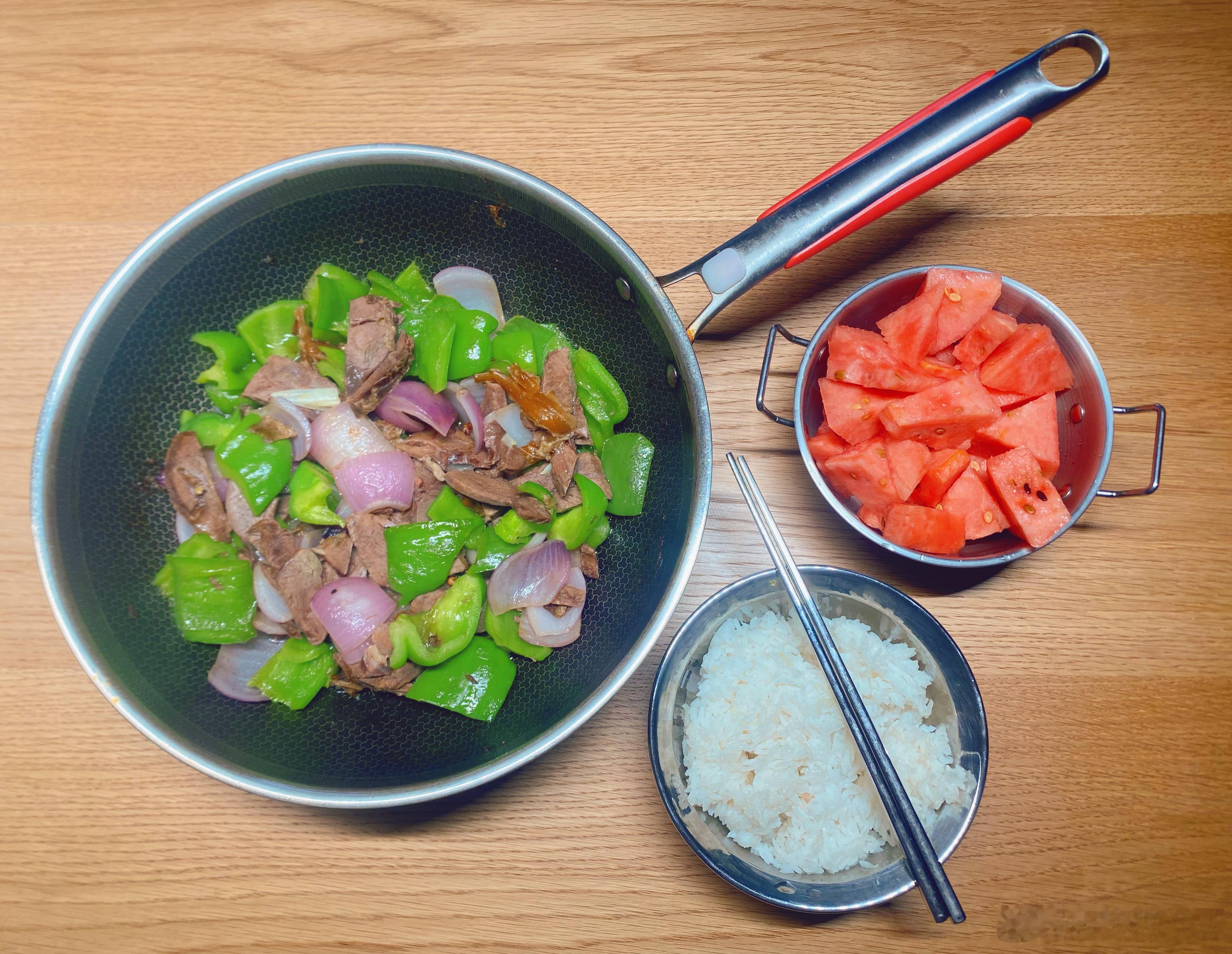 🥘＂夜训＂补充能量🤭 