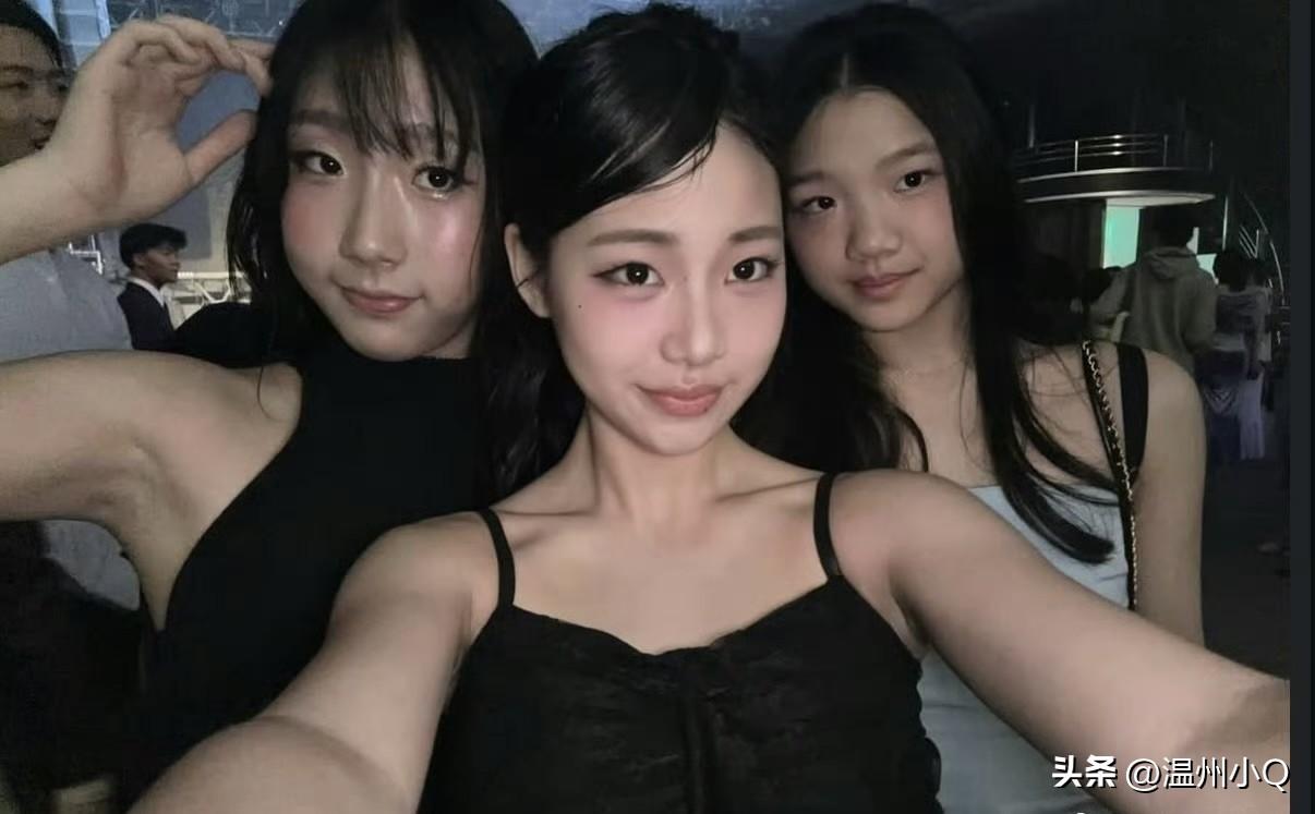 这是小S的小女儿许俏妞，妆容好厉害，变得和前段时间又不一样了，完全让人认不出来，