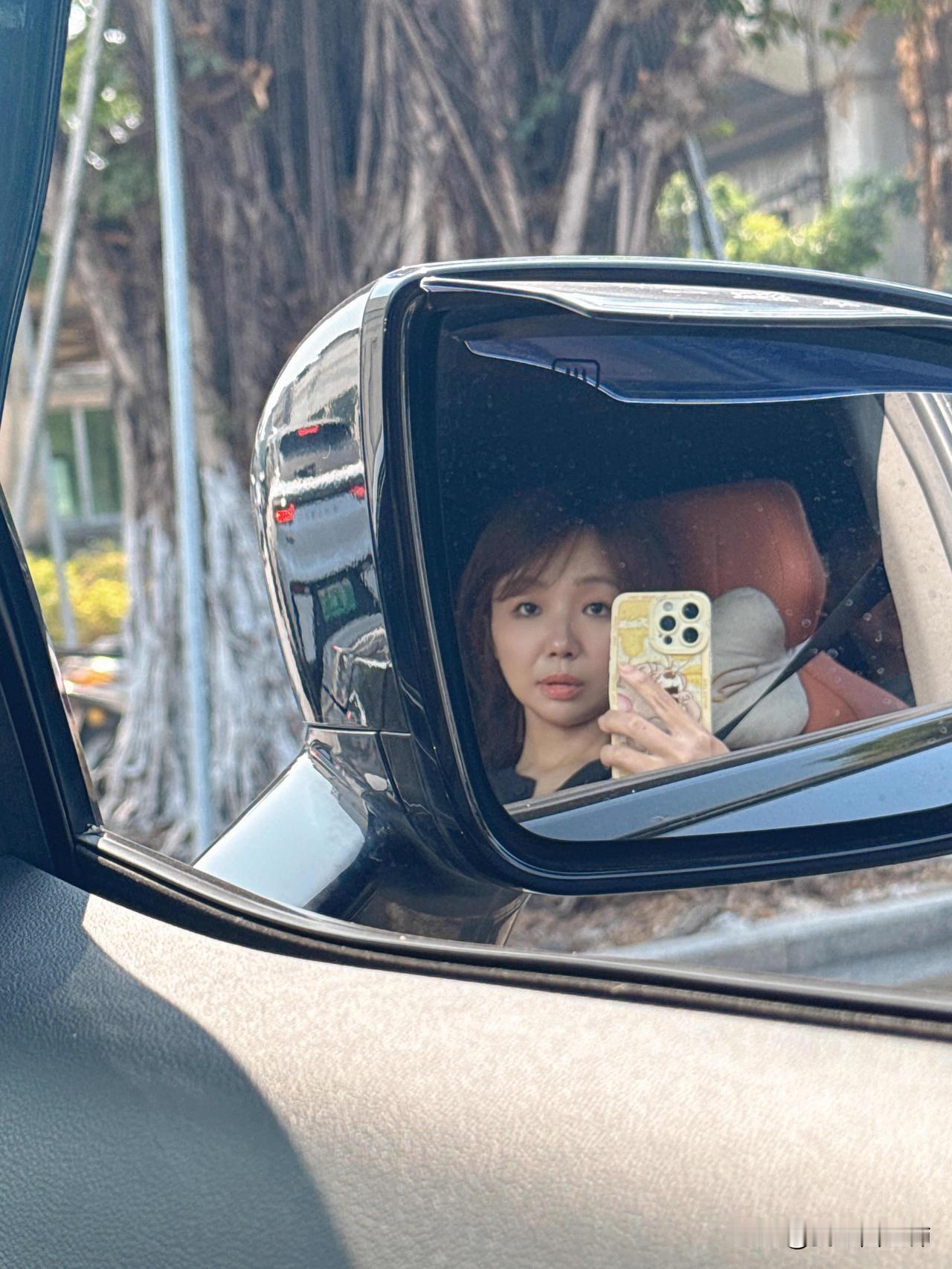 求助关于鼻基底凹陷静态法令纹
87年的兔，法令纹困扰多年。去年去小韩的时候咨询过