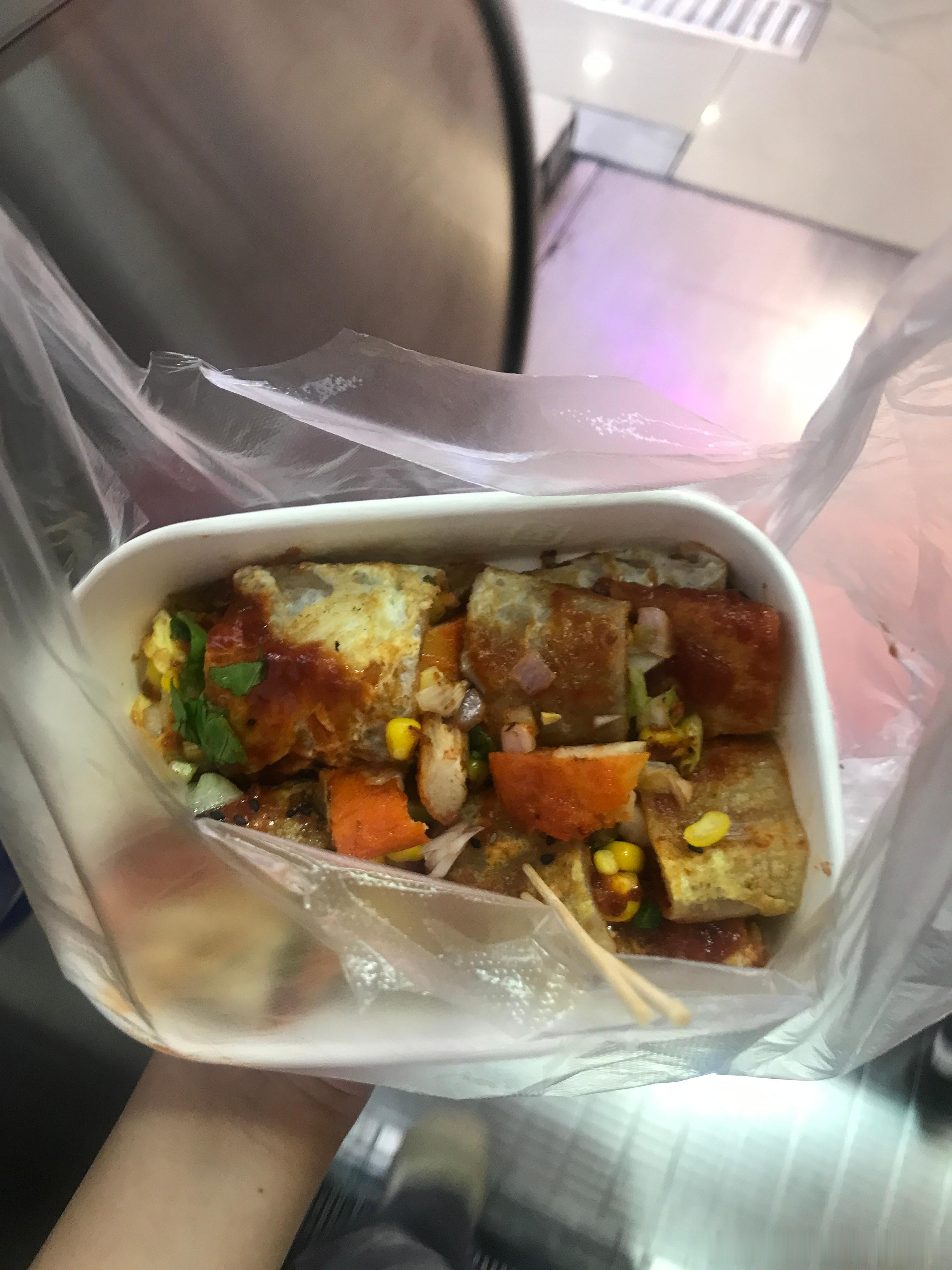 烤冷面 嘿嘿 在万达这边买的 