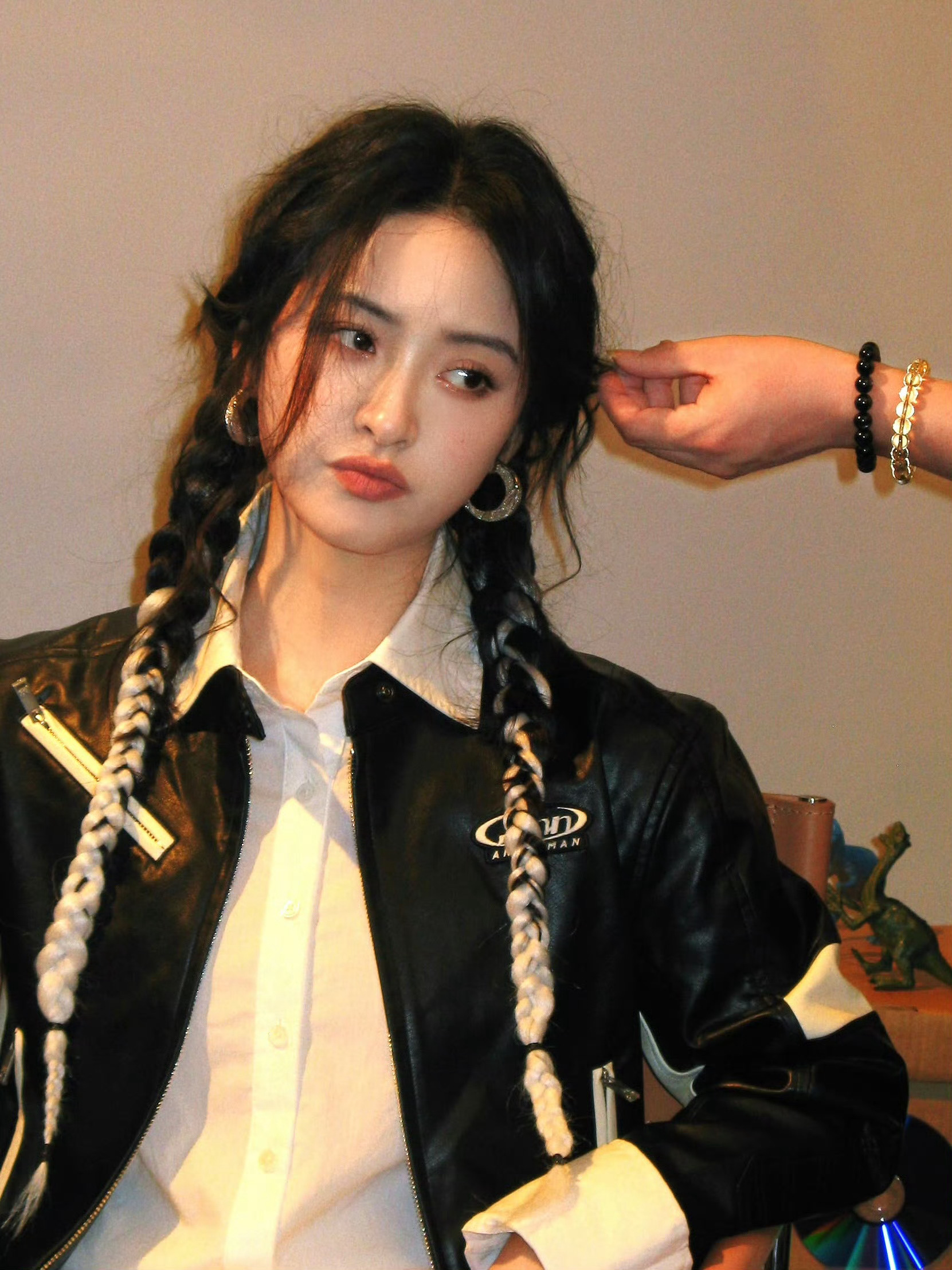 谁懂沈月旅游逛便利店的幸福感 沈月真的太懂旅行的精髓了，逛便利店这件小事，既能补