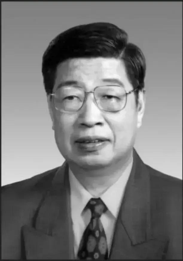 悼张勃兴同志

秦川垂泪悼英魂，渭水悲歌意难申。
少岁投身革命路，毕生倾志陕西春