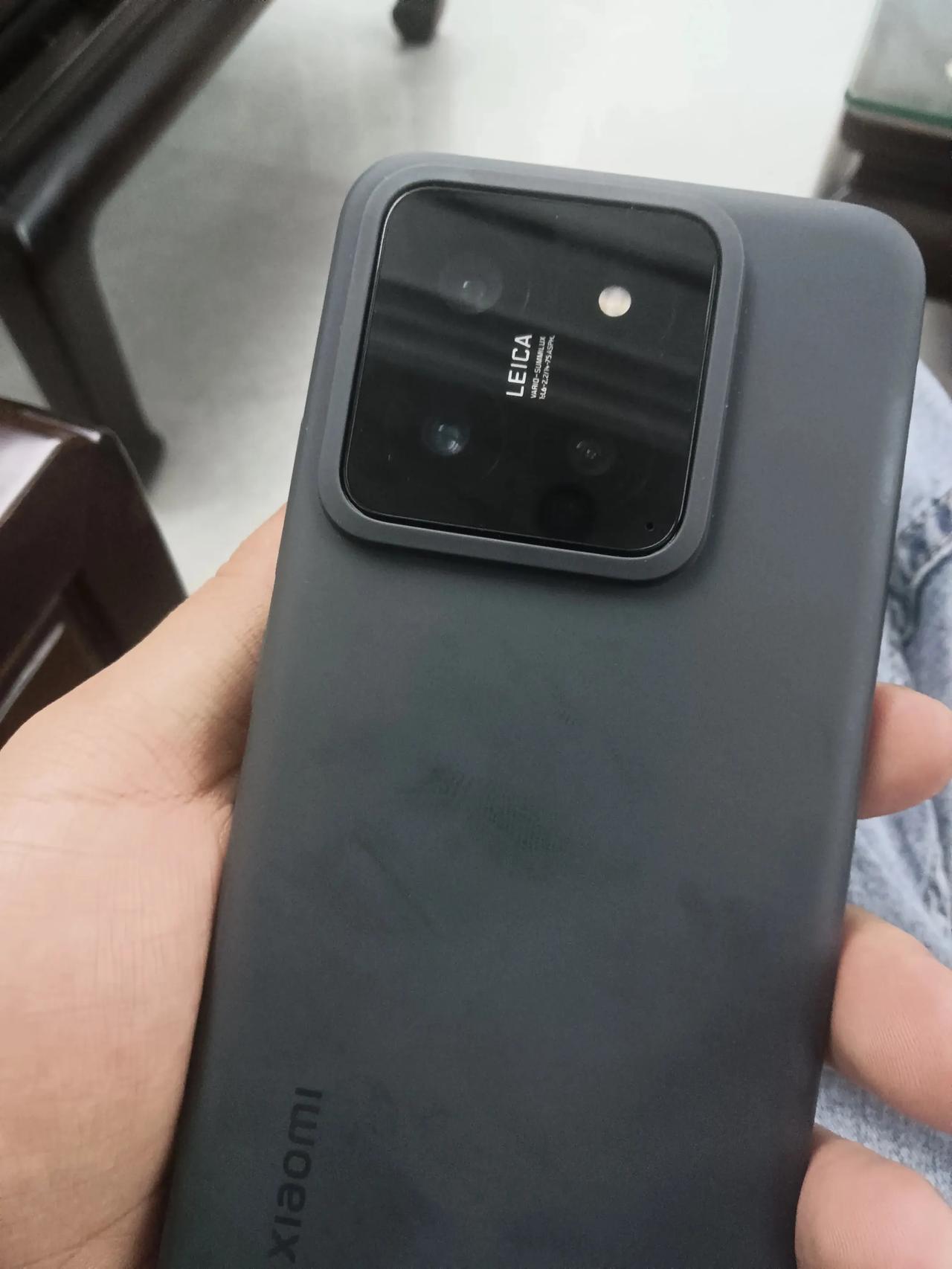 买手机一定不要掉以轻心
勿当冤大头
说白了现在3k多的高端手机就非常够用了

就