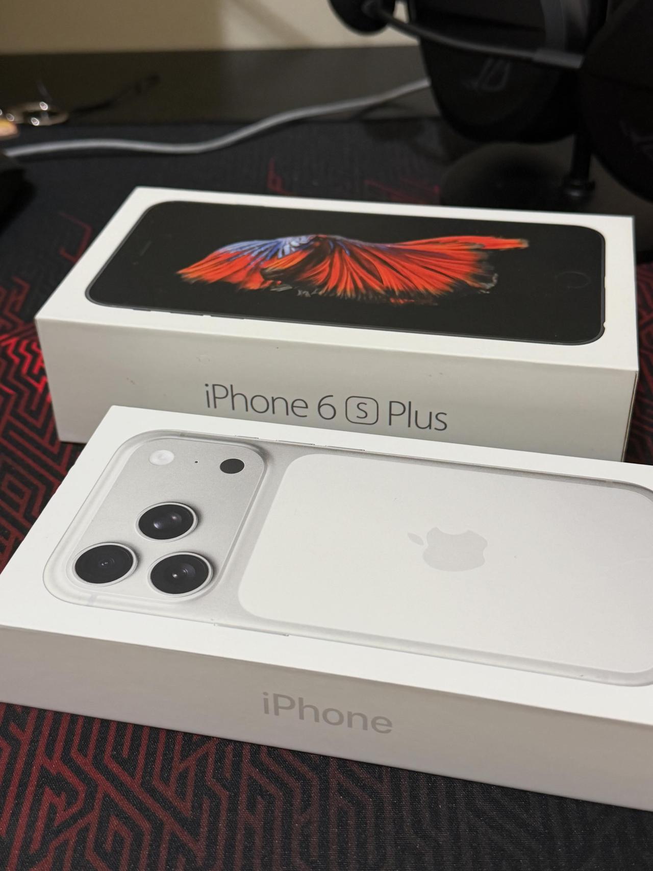苹果你忘记当初送的配件有多少吗！
在网上刷到一张图，iPhone 17PM和iP
