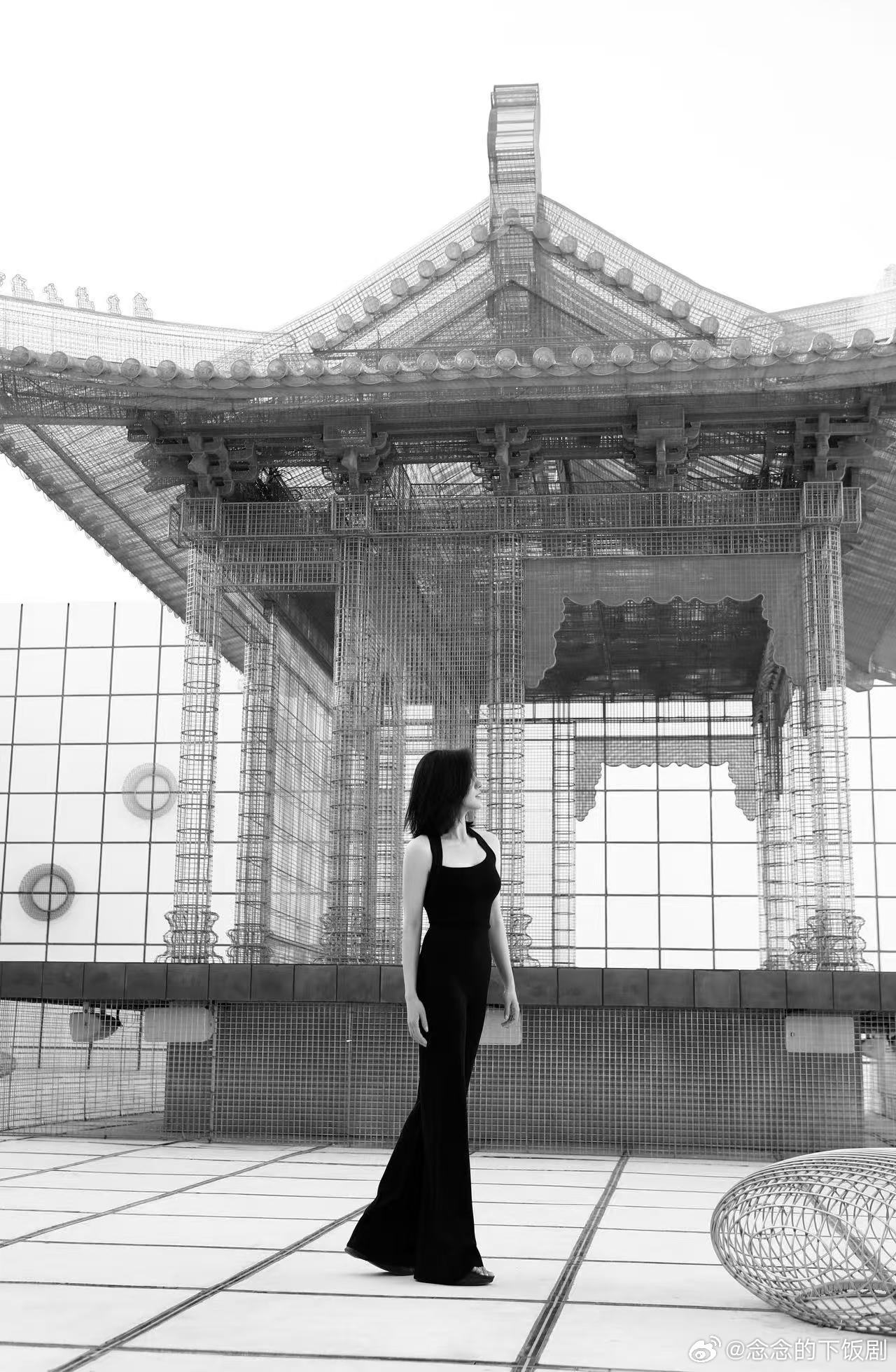 王智的美很接地气啊，清爽又大气，笑起来都特别亲和，不刻意打扮也很好看，真的越素越