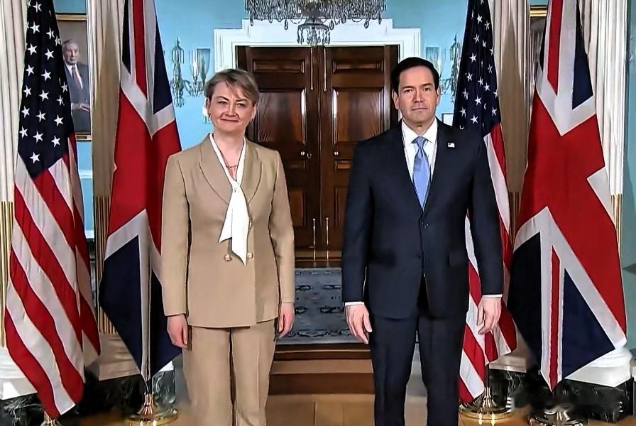美国国务卿马可·鲁比奥在华盛顿特区与英国外交大臣伊薇特·库珀会面，讨论包括安全、