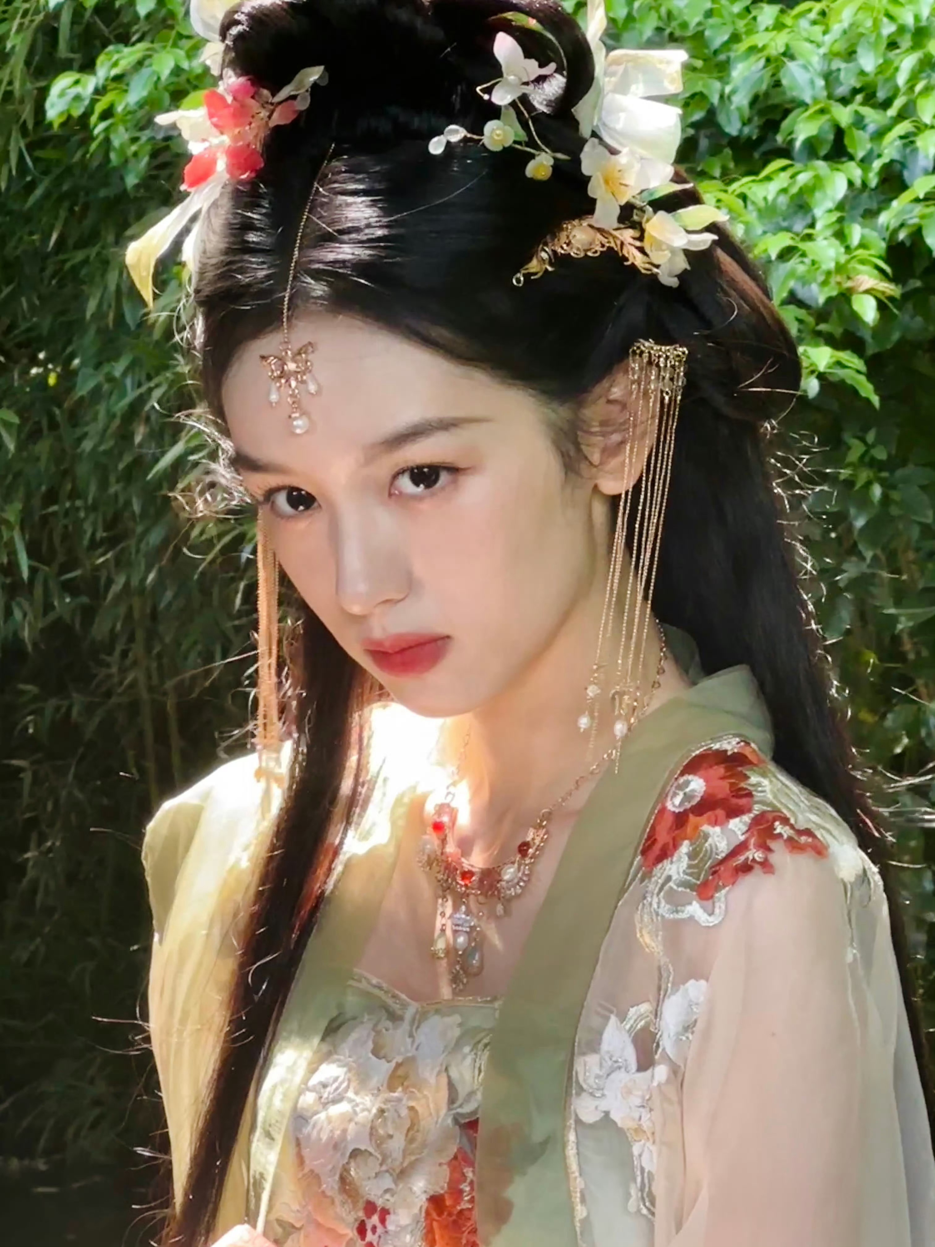 绿意盎然的春天🍃周也