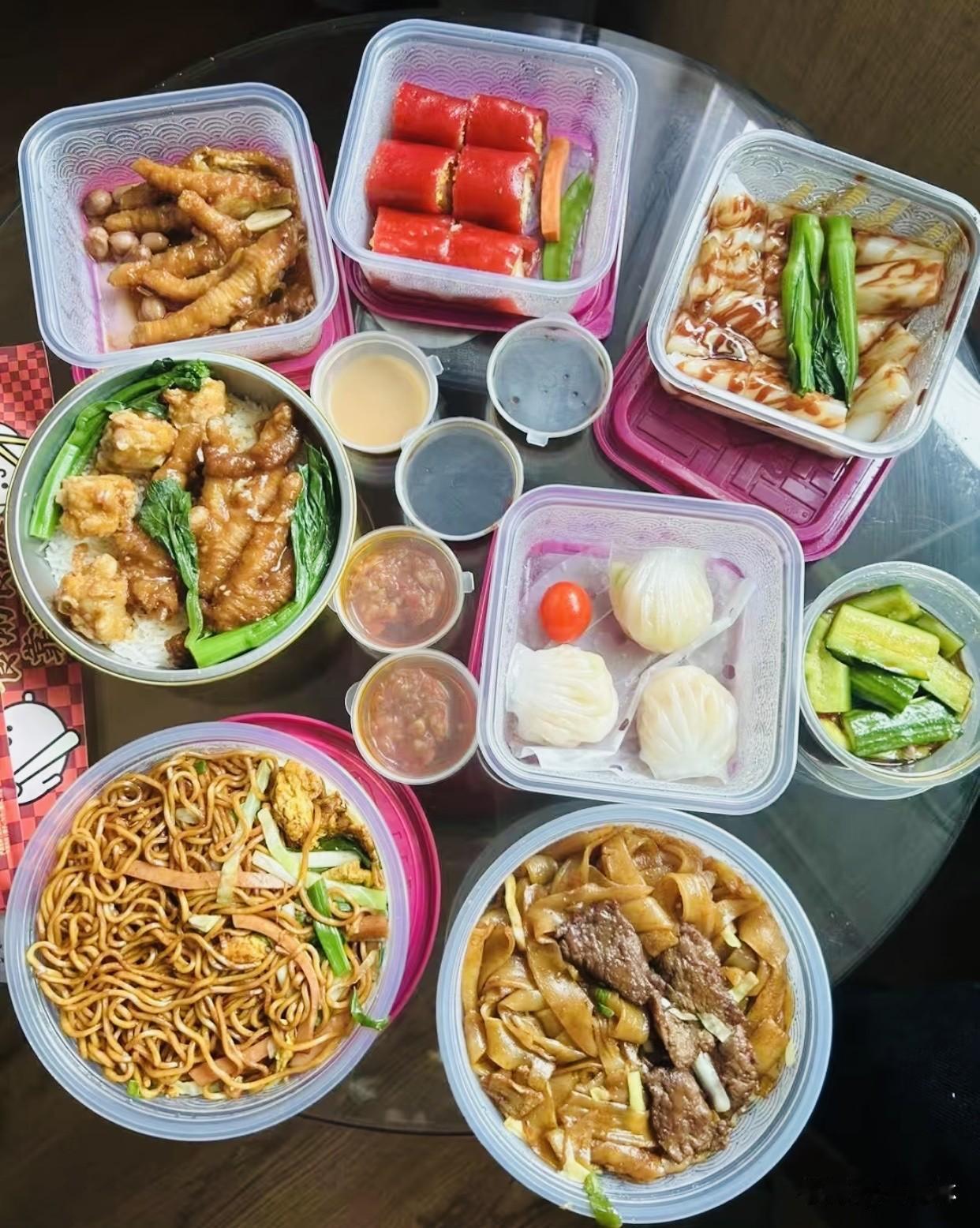 你觉得外卖食品安全卫生吗我觉得外卖食品卫生参差不齐没法一概而论，连锁大品牌后厨透