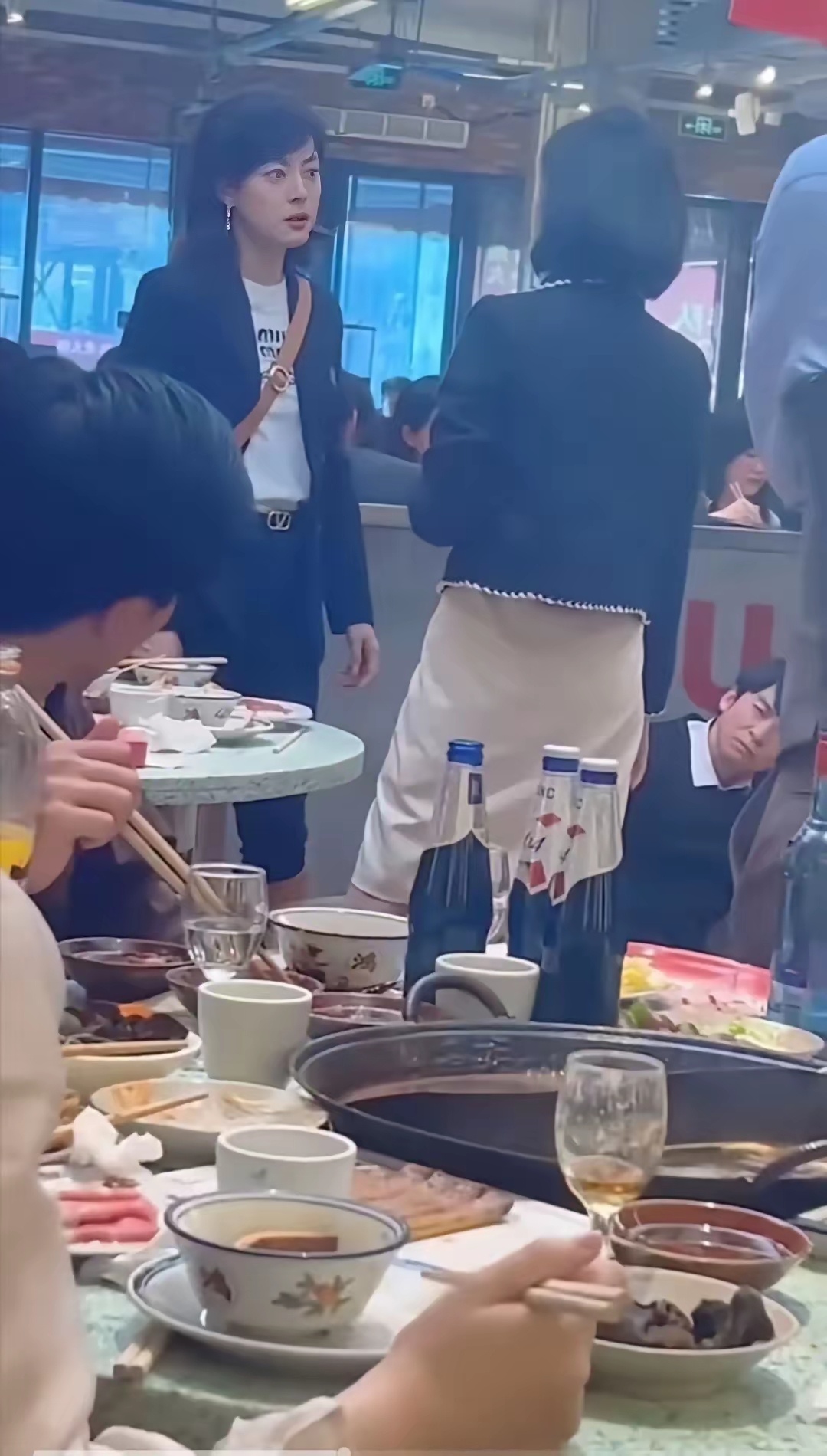 网友说，孙俪这架势一看就知道不好惹。 ​​​
