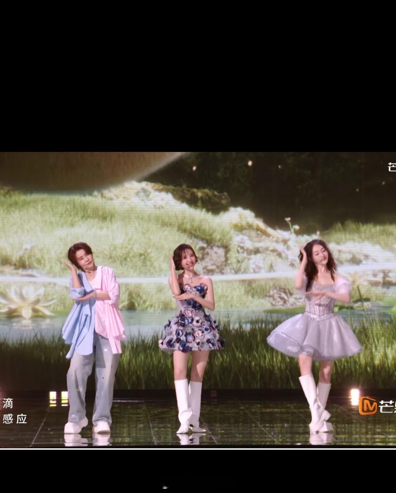 没想到，唯一全开麦唱跳是她们 