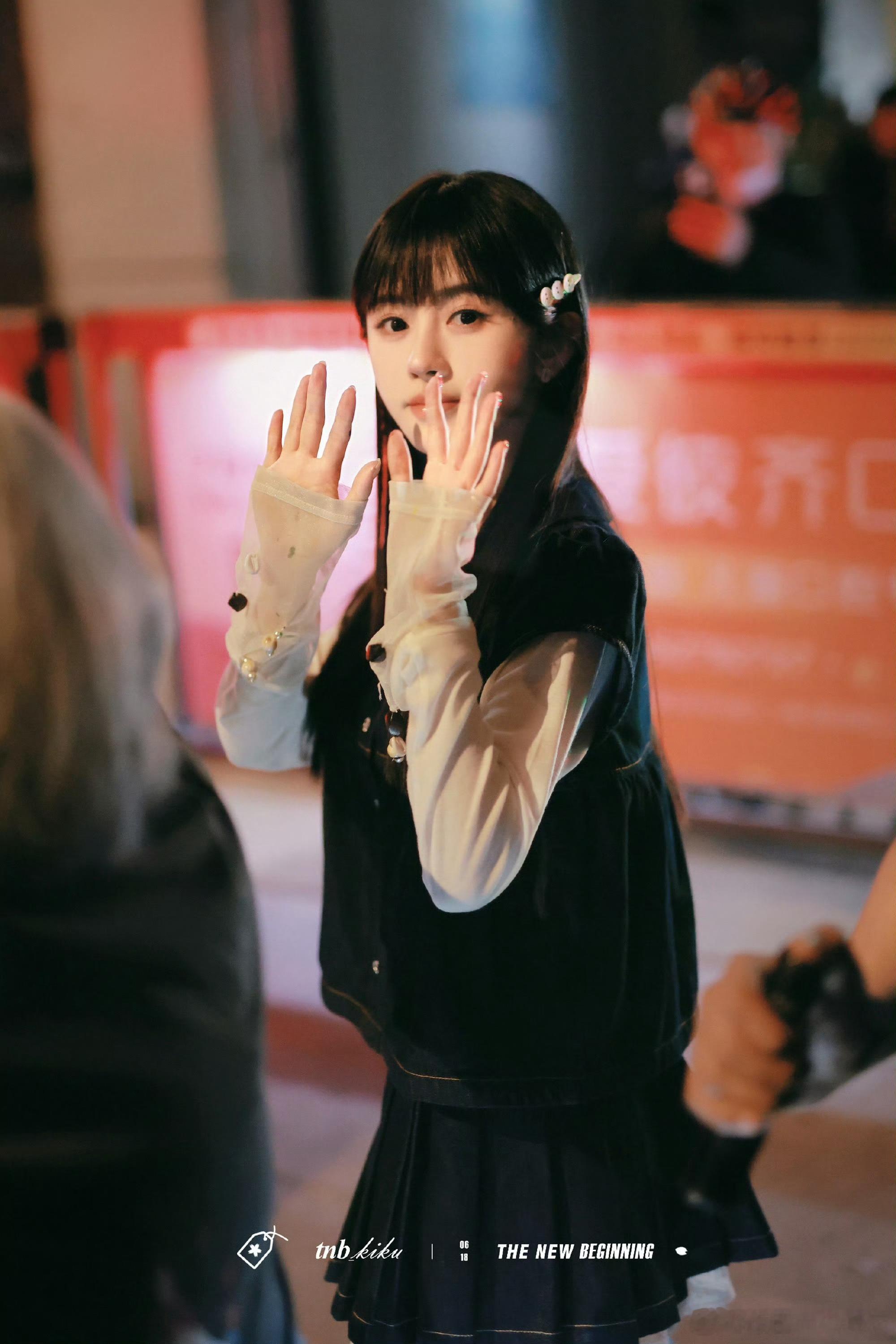 怎么最近女明星们都喜欢婴幼儿风格啊