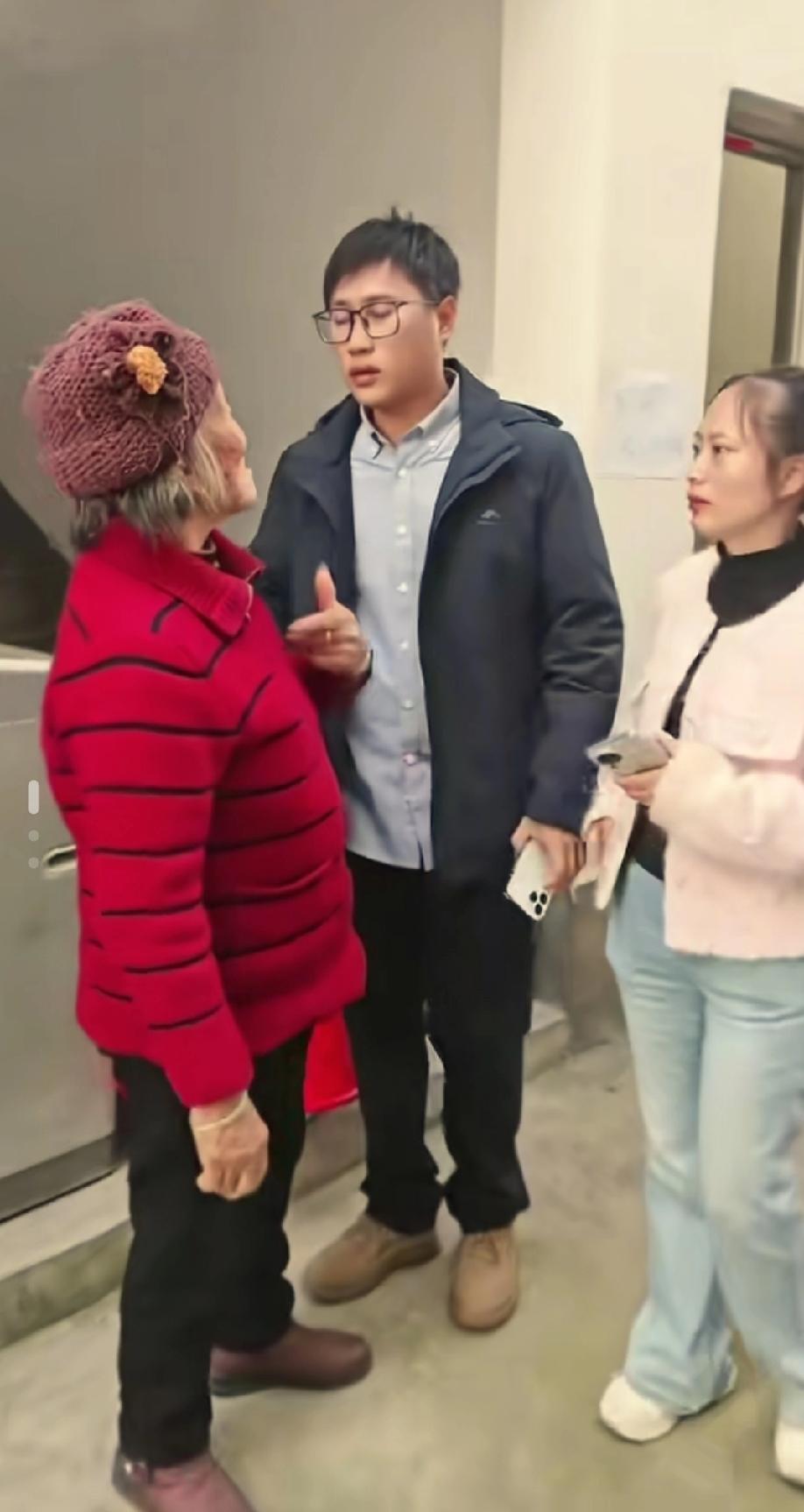 丢失了30年的梁志辉找到了，70多岁的奶奶再也不用牵挂自己的孙子还没找到，不知道