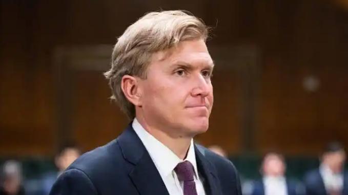 美国副国防部长科尔比寻求访问中国大陆受阻，以及美国科研团队利用AI设计16种新型