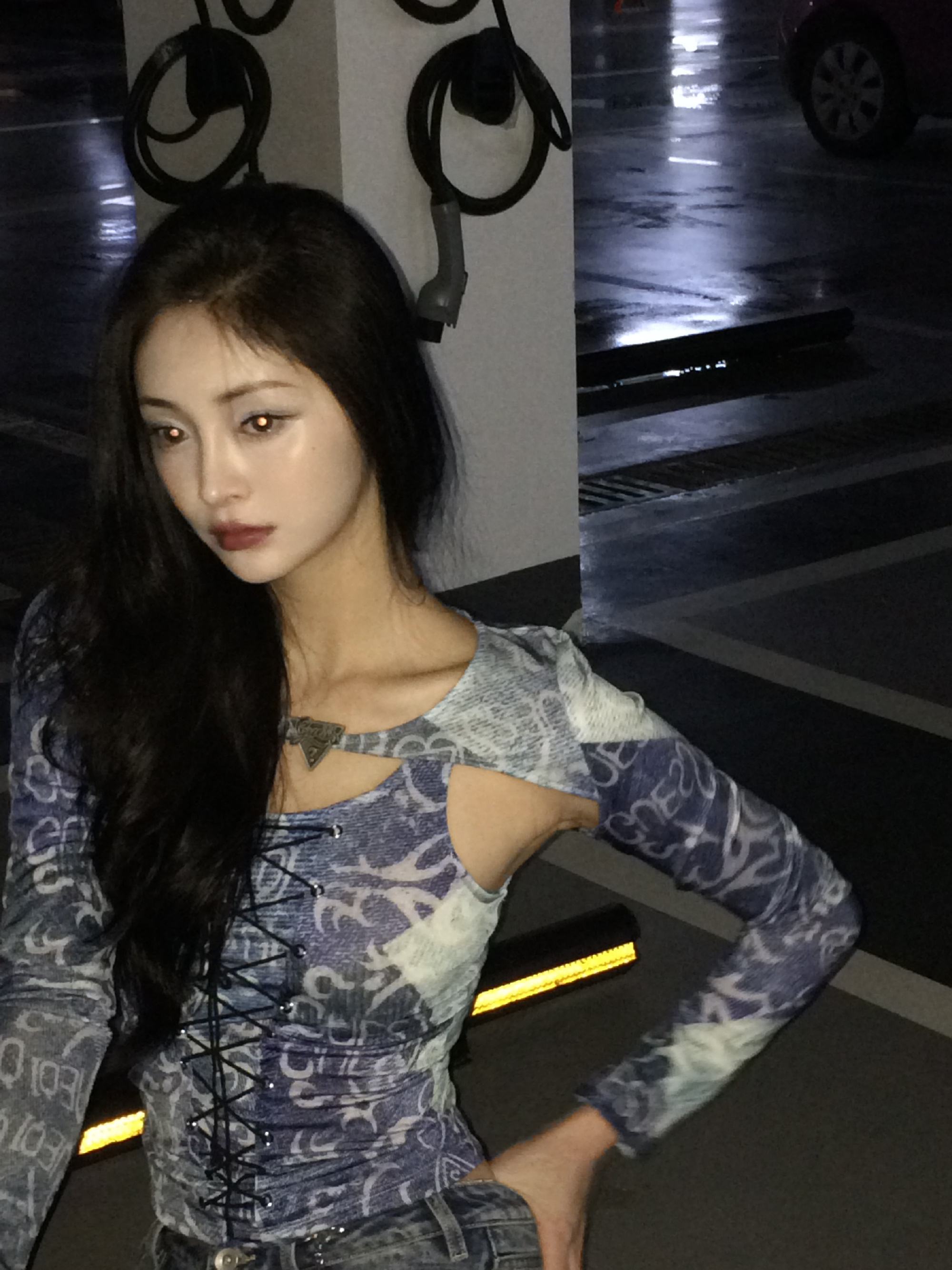 ：周洁琼地库随拍我们小周绝对的千禧辣妹[送花花]每一张都是可以拿来当头像的程度！
