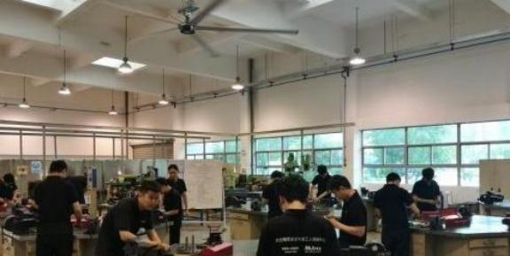 德国安的什么心？德国把好几个国家级重点实验室搬到了中国，而且是整个团队带家属过来