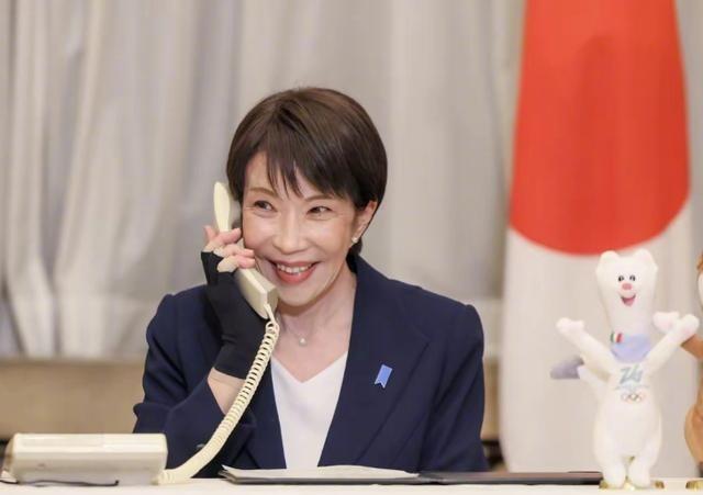 高市早苗笑不出来了！春节期间日本将损失50%以上中国游客！日本媒体在最新的报道中