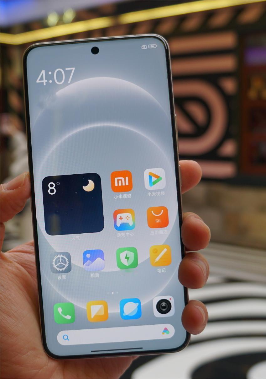 小米14Ultra上手以后
顶着压力
说点真话
1.其实续航升级挺明显的，530