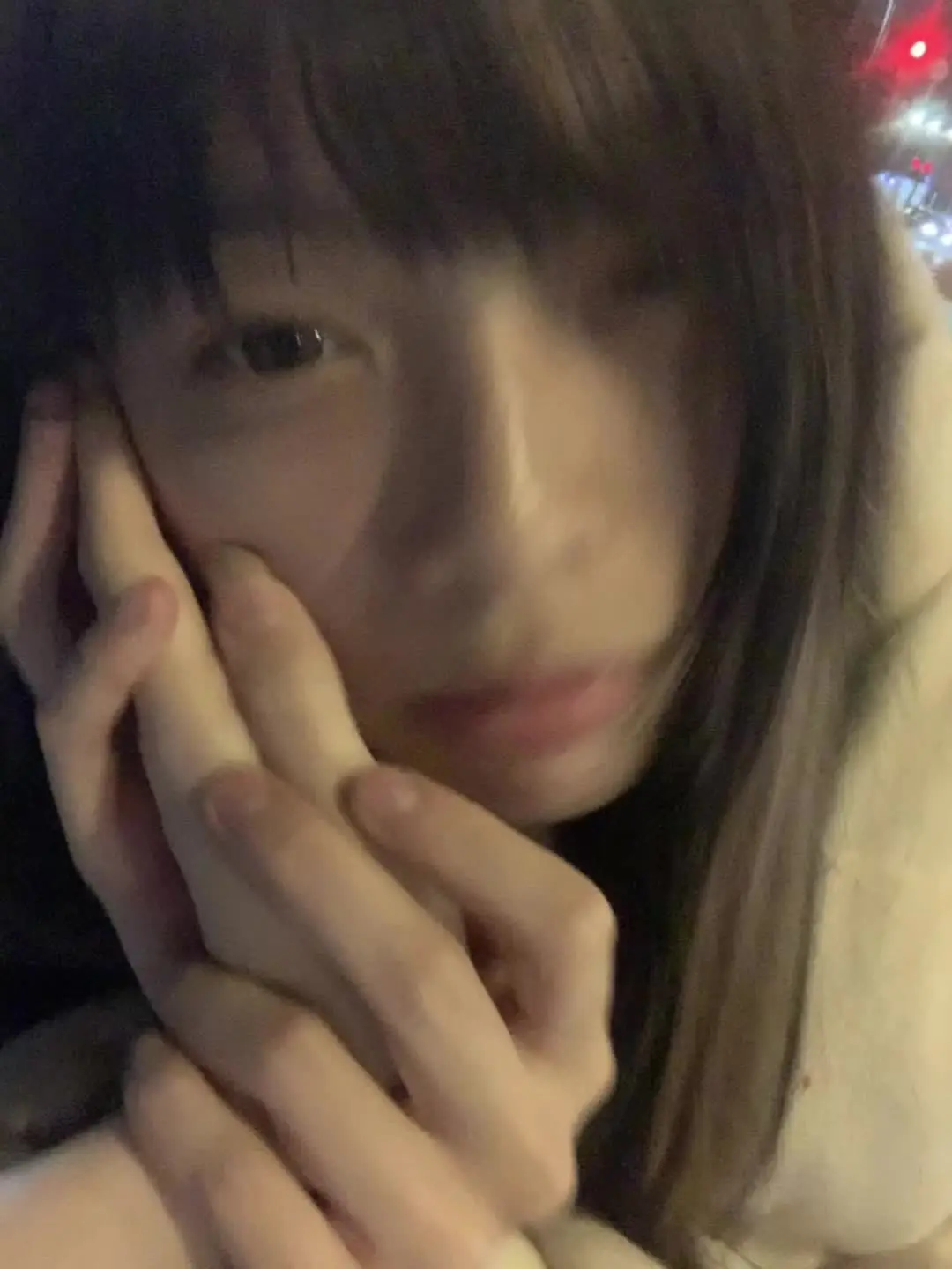 天好冷 把烟扔了和我牵手吧