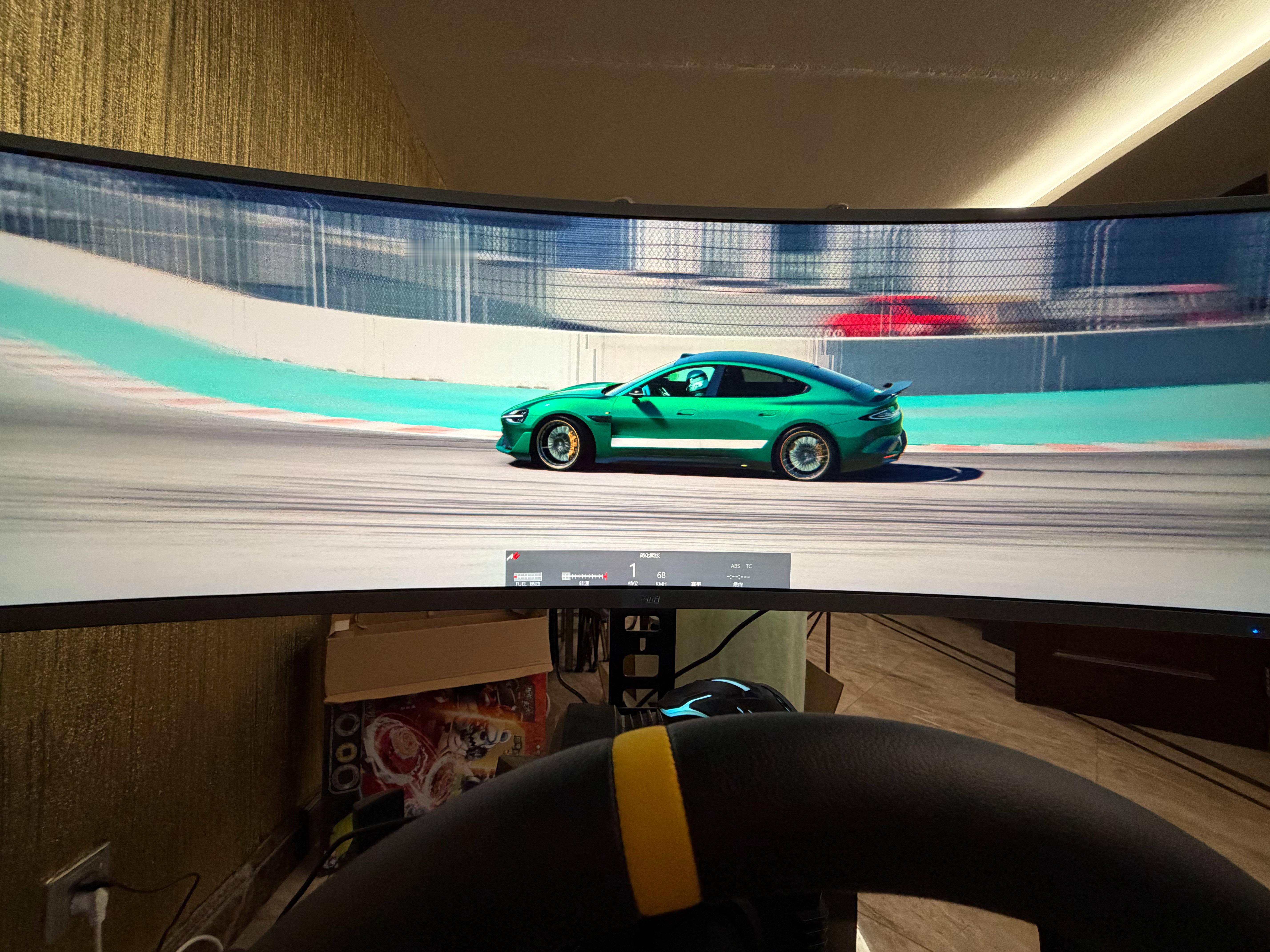 小李飞车 研究很久终于把自己的ultra装进了游戏哈哈！在游戏里开着现实中的车这