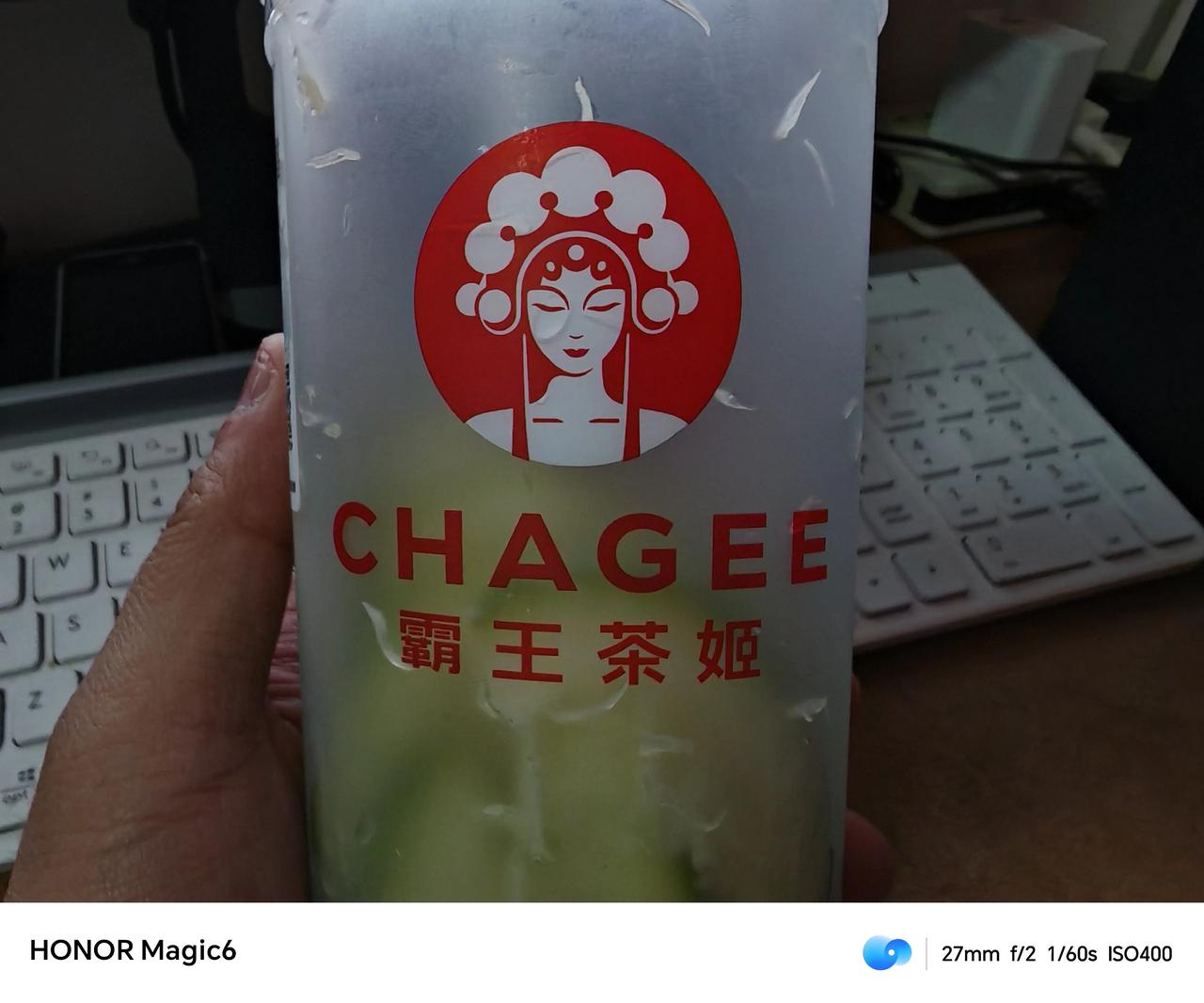 #留给霸王茶姬的名字不多了# 

咱就说这个梗是从哪里来的？

客观来说，霸王茶
