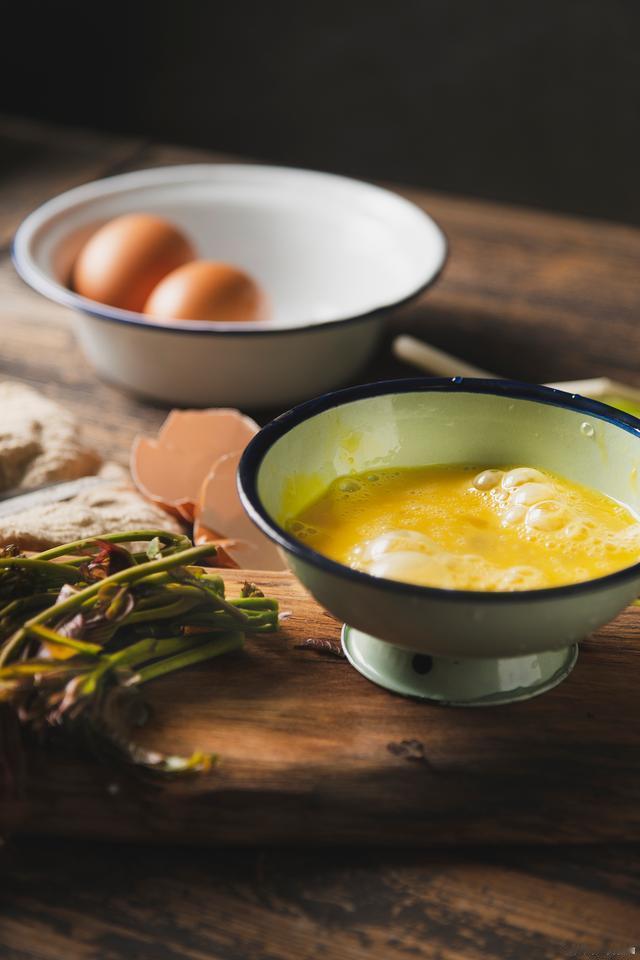 滋阴降火的饮品——鸡蛋茶，滋阴降火

鸡蛋茶在民间是一个很好的清火和滋补饮品。中