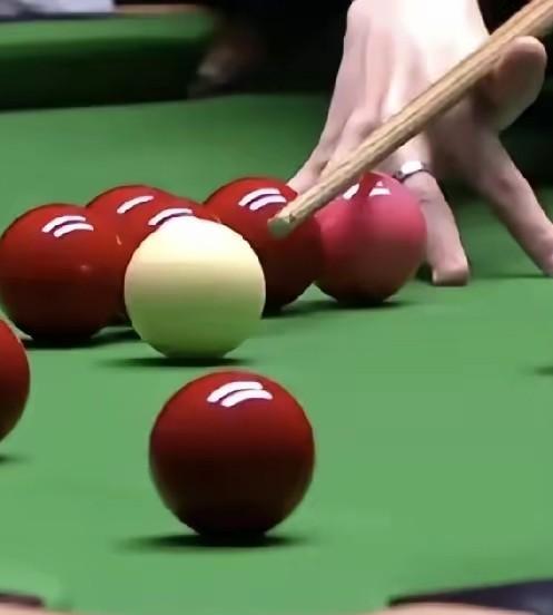 决赛被虐到2-9，一周后他让质疑者哑口无言。
常冰玉在苏格兰公开赛输给韦克林，不