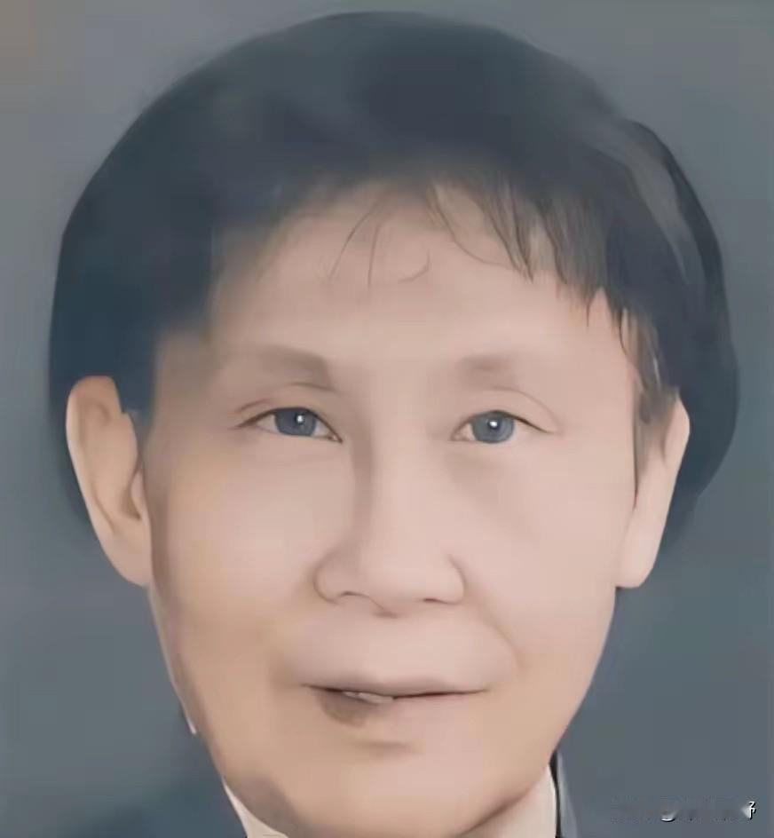 冯女士捧着这摞手稿，指尖抚过发脆的纸边，心里一阵发紧。纸张泛黄得厉害，有些页码已