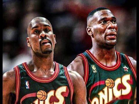 乔丹鲨鱼科比巴克利们的1996：NBA史上最伟大的休赛期夏天。1995-96赛季