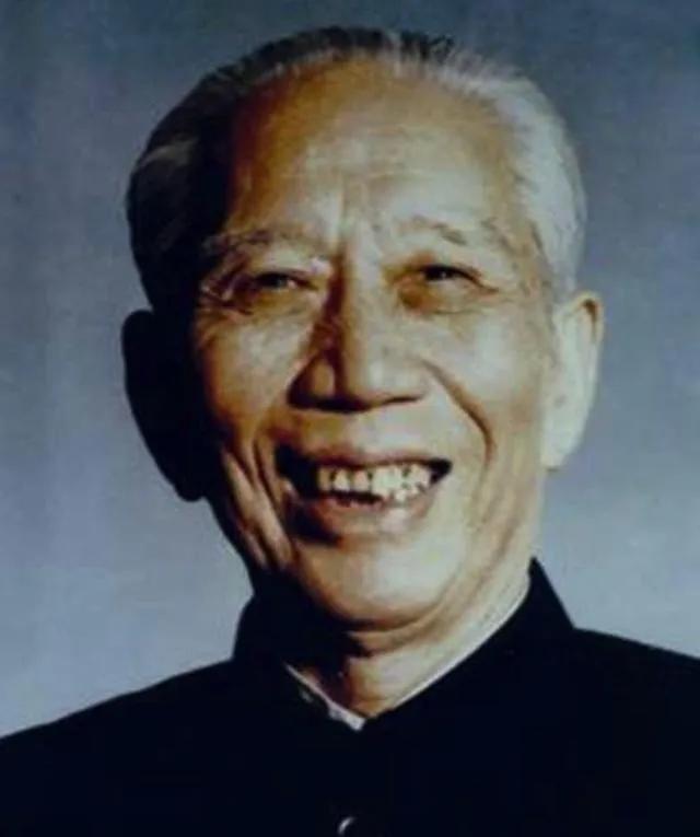 1957年，王震去日本考察，出发前，周总理特意交代：“去了日本，不要买他们的东西