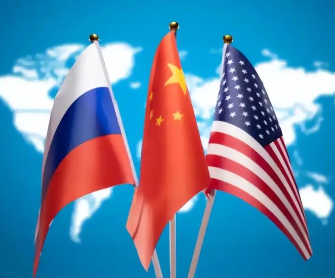 咱们为什么不希望美国倒下？就这么说吧，如果美国倒下了，那么咱们与俄罗斯之间的关系