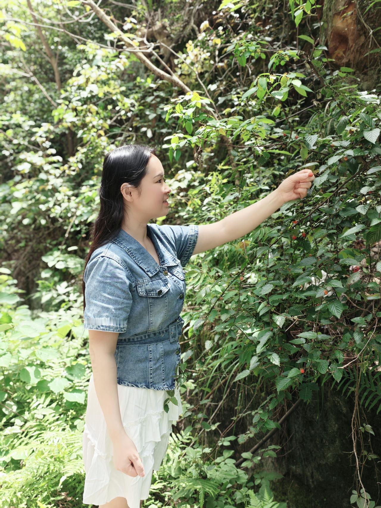 劳动假期，就近走走，野味十足，芬芳无限。
