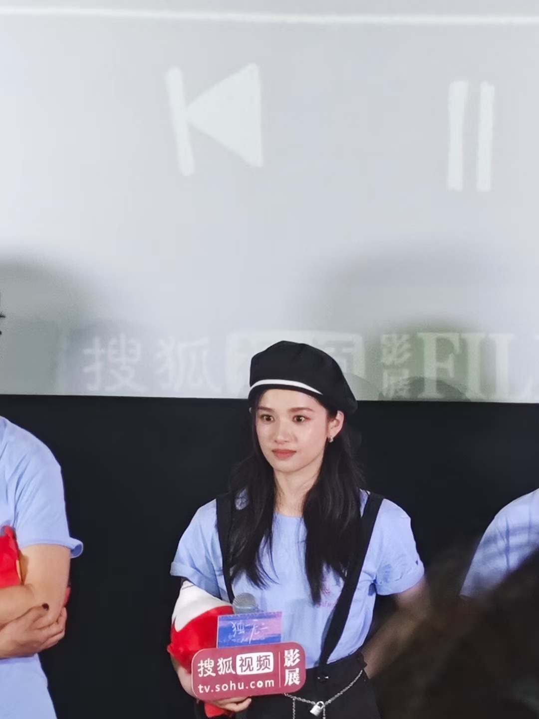 电影独一无二首映礼 电影改编自法国电影《贝利叶一家》，整篇电影温暖中结合了搞笑，