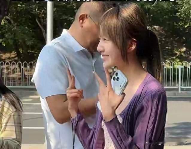 张艺兴旗下艺人北电报到，保镖随行架子大，画面耐人琢磨