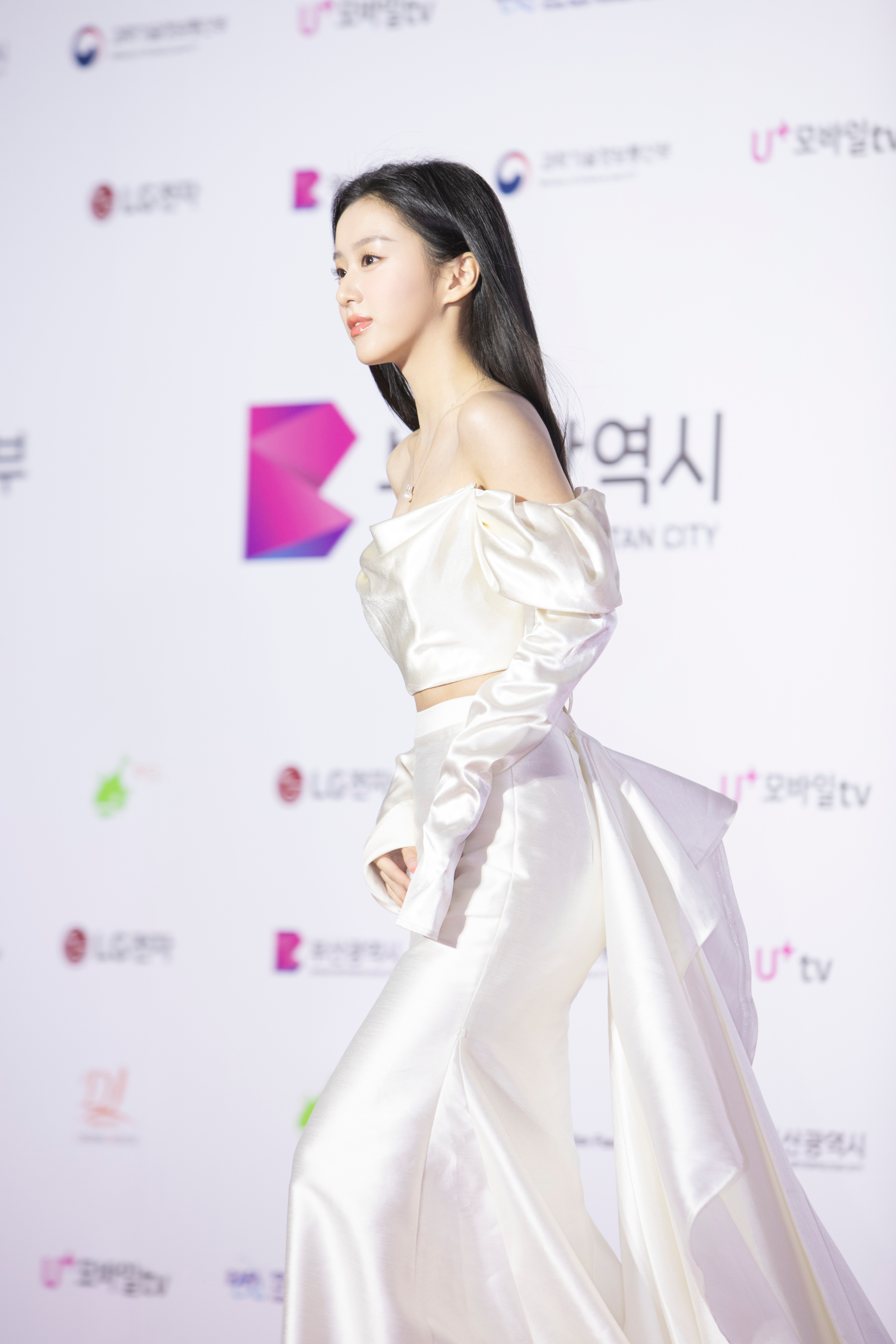 包上恩 很清纯的姑娘#包上恩##00后四美# ​​​