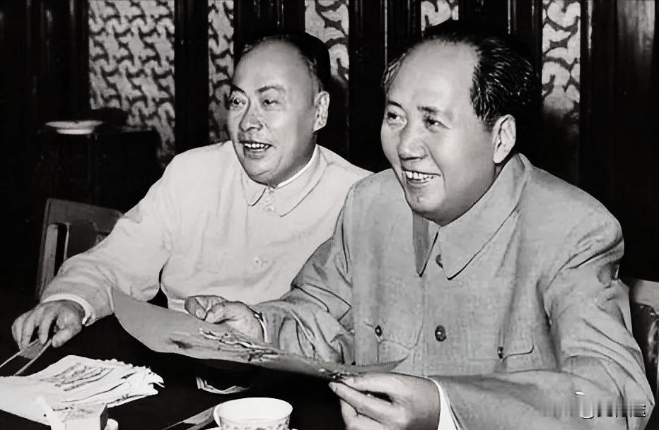 1969年，党的九大之后，许世友当选为政治局委员，而陈毅却只是中央委员，被排除在