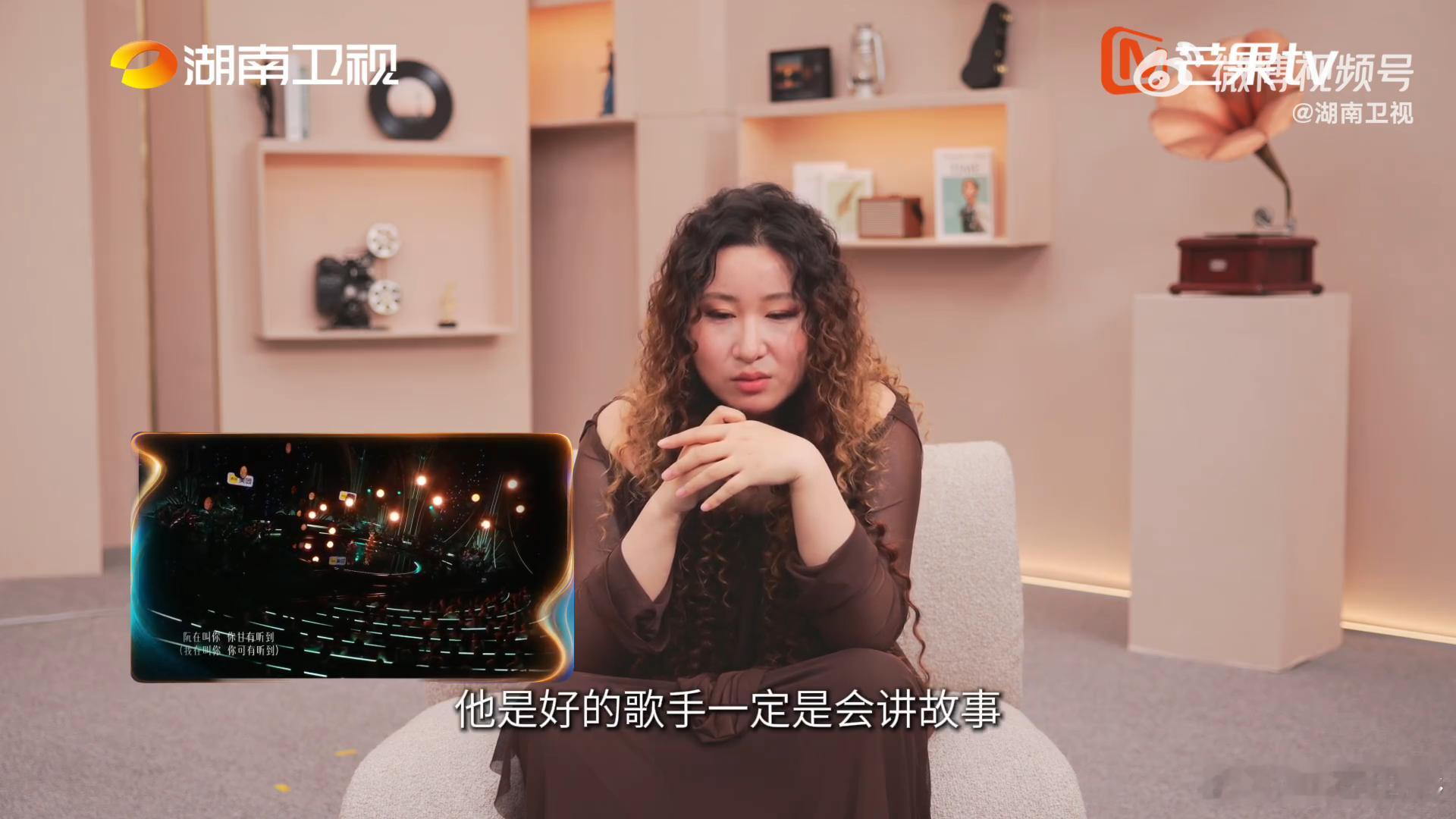 锤娜丽莎尤长靖娱乐圈发小歌手2026很多人只看见锤娜丽莎的综艺笑点，却忽略她扎实