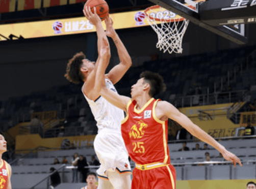 CBA潜力赛：赵岩昊10分&林秉圣5分，广厦21-20战胜上海