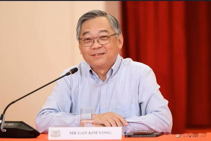 东部战区台海军演之时，新加坡劝美国不要再挤兑中国。

新加坡副总理颜金勇参加日本