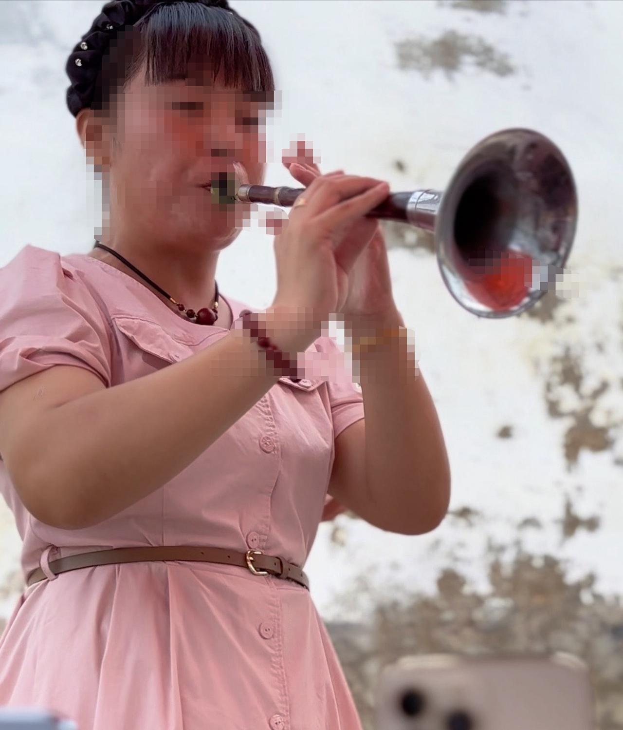 在我们农村，丧事上必吹这十大神曲，一旦这些音乐声响起，这村子里毕竟有死人无疑了。