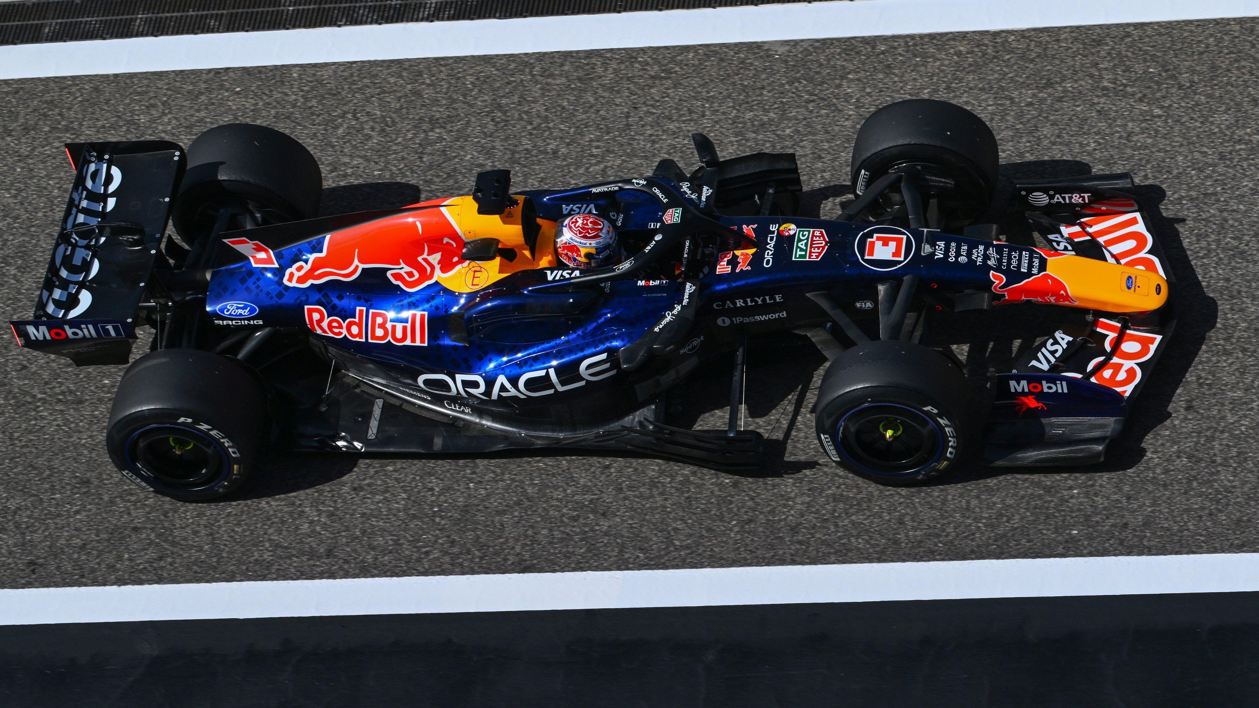 红牛车队的赛车在昨晚重新组装过程中遇到了一个例行问题，预计将于两小时后重回赛道F